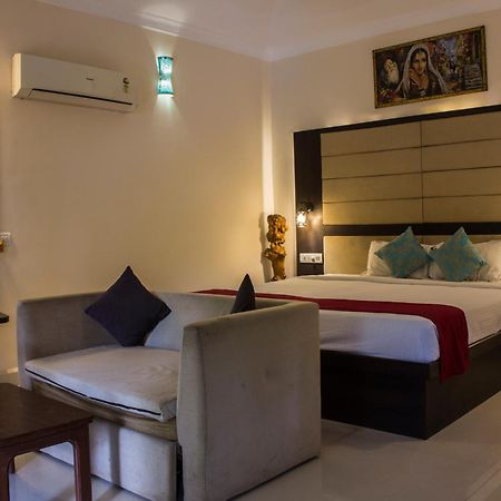 Shikara Beach Resort Cavelossim Bagian luar foto