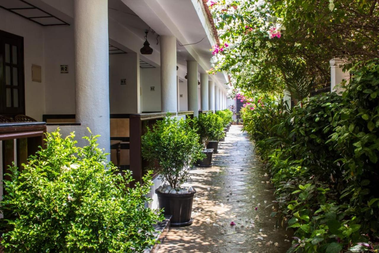 Shikara Beach Resort Cavelossim Bagian luar foto