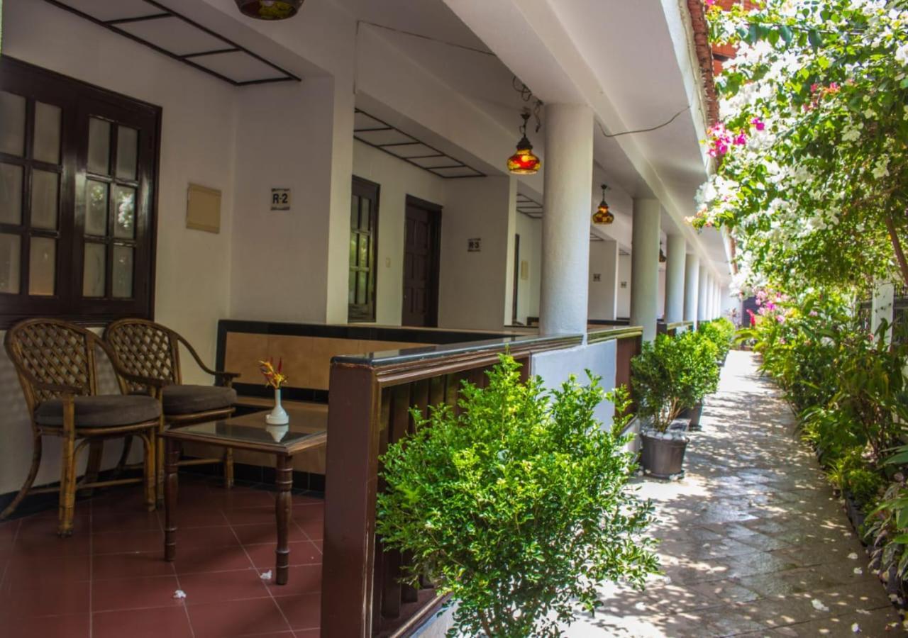 Shikara Beach Resort Cavelossim Bagian luar foto