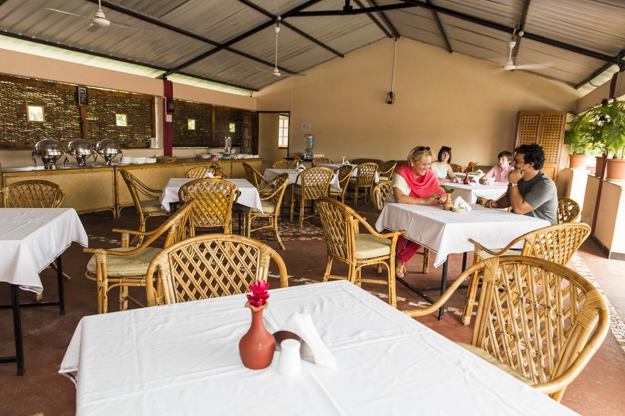 Shikara Beach Resort Cavelossim Bagian luar foto