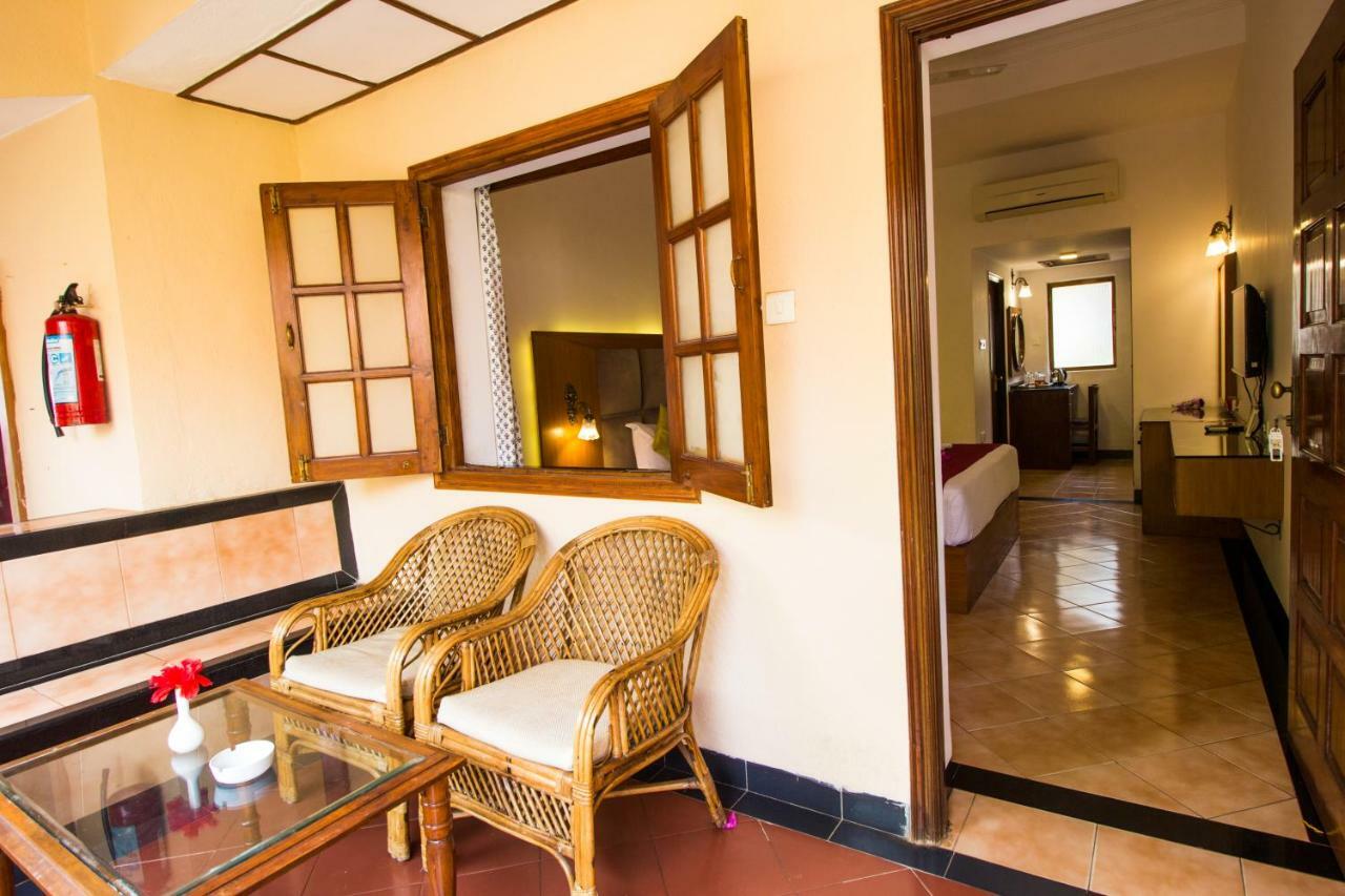 Shikara Beach Resort Cavelossim Bagian luar foto